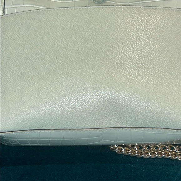 Victoria's Secret Blue Shoulder Bag w/bonus bag charm & compact mirror - Picture 5 of 9